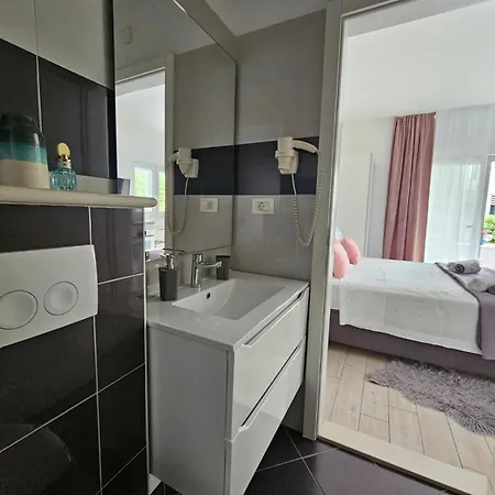 Filipetti Beachside Apartmán *